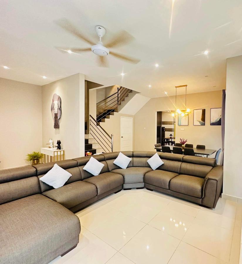《Untitled Homestay》Sitiawan Εξωτερικό φωτογραφία